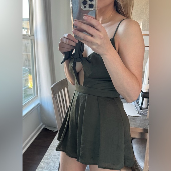 Olive Army Green Sleeveless Romper - Picture 14 of 16